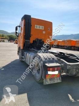 جرار Volvo