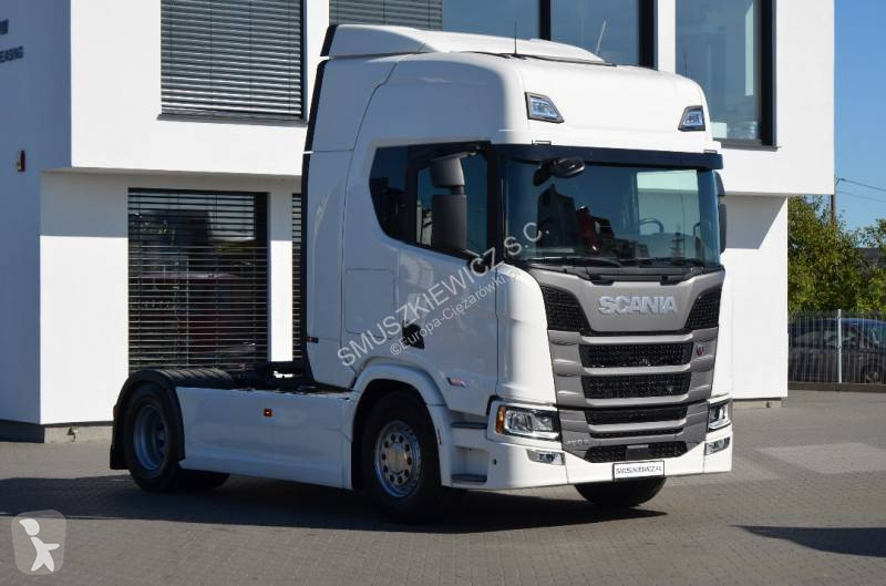 Влекач Scania