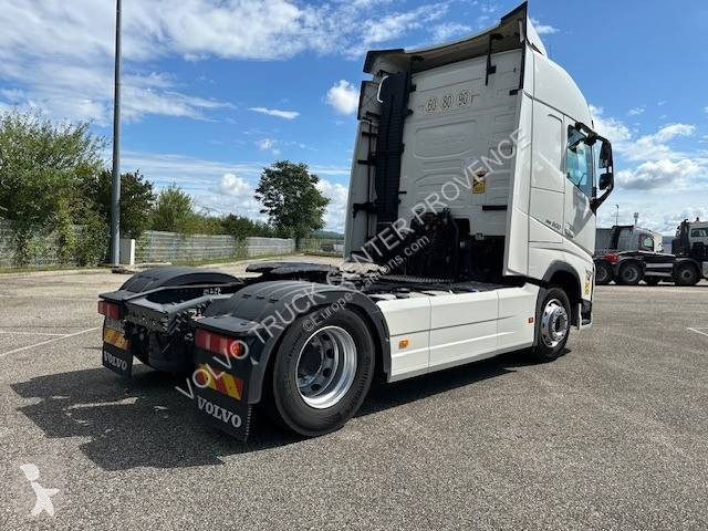 جرار Volvo