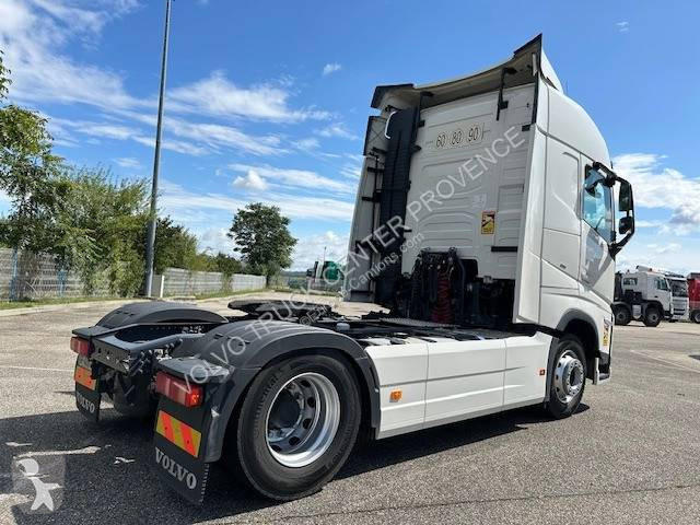 جرار Volvo