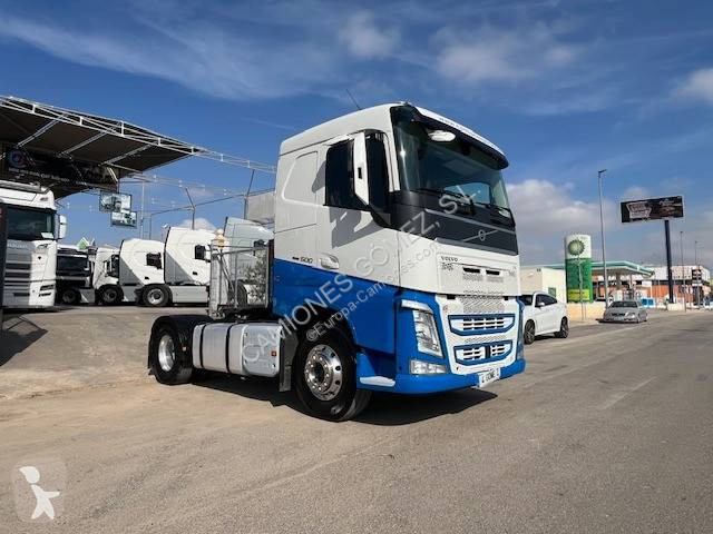جرار Volvo