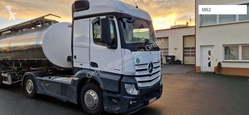 Tracteur Mercedes 1842 (Nr. 5952)
