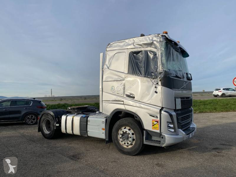 جرار Volvo