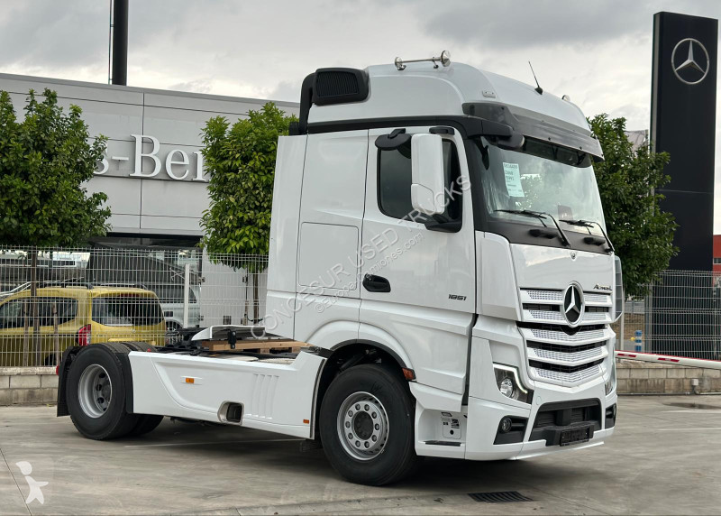 جرار Mercedes  1851 LS