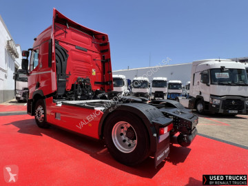 Cabeza tractora productos peligrosos / ADR Renault