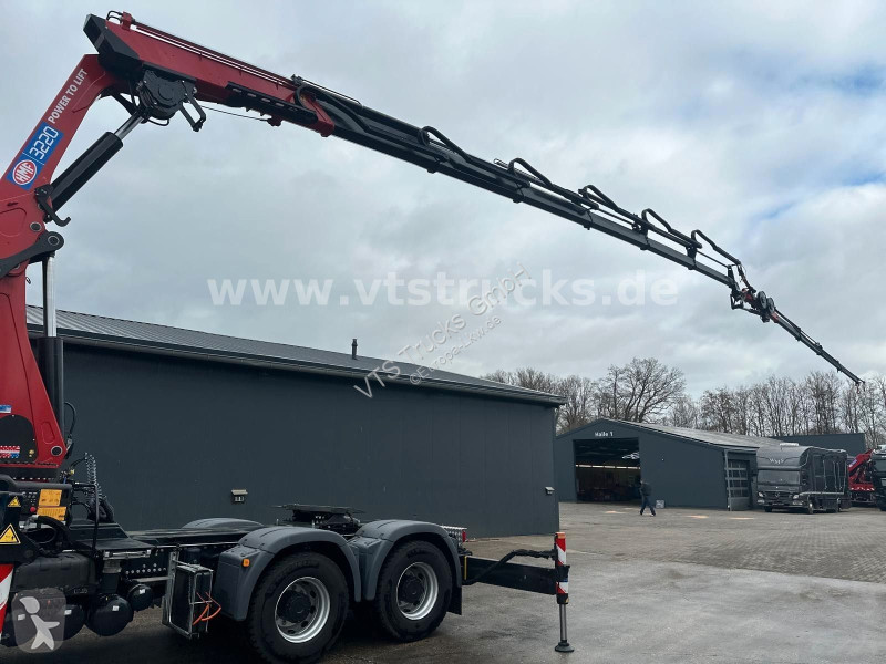 جرار MAN 33.470 6x6 mit HMF 3220 Ladekran