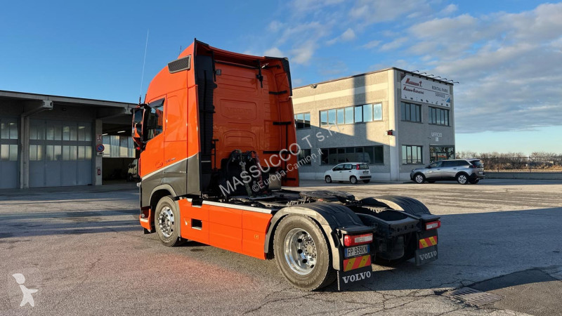 جرار Volvo 42T 4x2