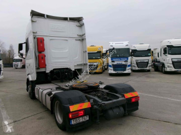 جرار DAF XG + 530 FT LOW DECK 4X2