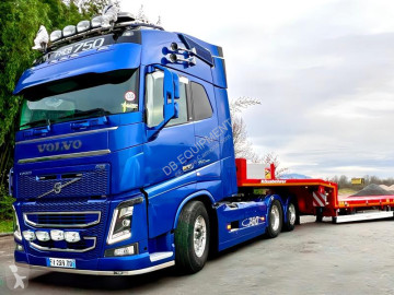 Влекач извънгабаритен товар Volvo