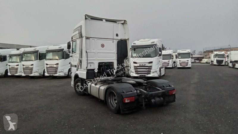جرار DAF XF  FT LOW DECK 4X2