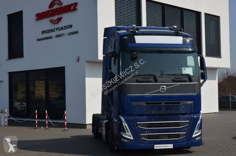Cap tractor Volvo
