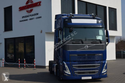 جرار Volvo
