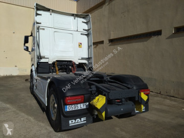 Влекач DAF