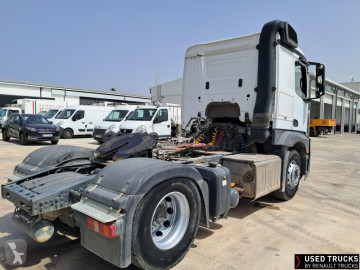 Cabeza tractora Mercedes
