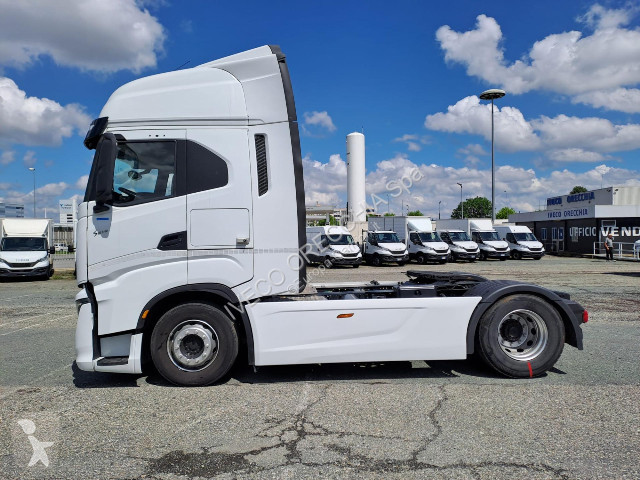 جرار Iveco S-WAY AS440S51T/P