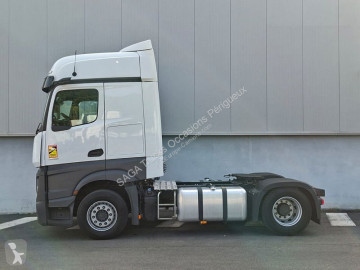 جرار Mercedes