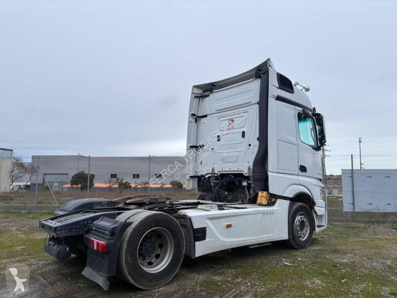 Traktor Mercedes