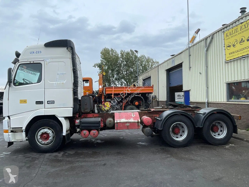 جرار Volvo 12420 Heavy Duty Tractor 420HP 6x4...