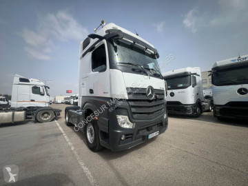 Mercedes tractor unit