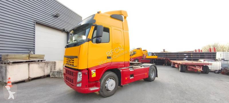 جرار Volvo