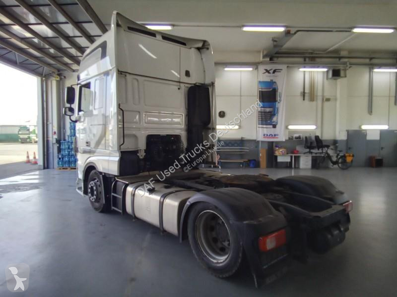 جرار DAF XF  FT LOW DECK 4X2
