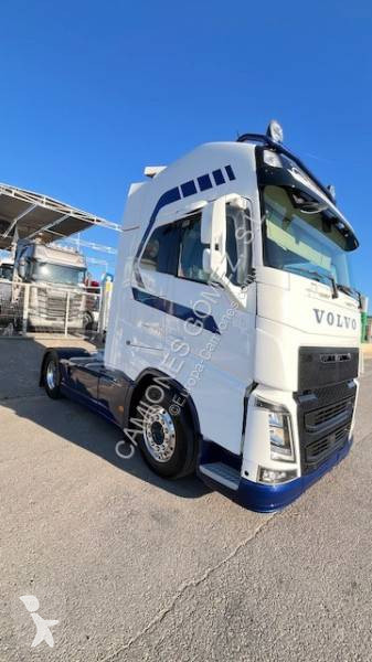 جرار Volvo
