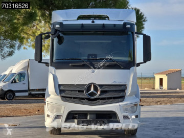 Mercedes tractor unit