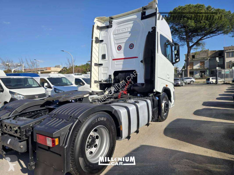جرار Ford FORD FMAX 500 AUTOM RETARDER PRESA DI...