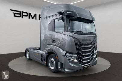 جرار Iveco