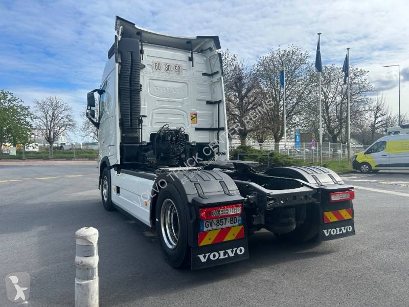 جرار Volvo