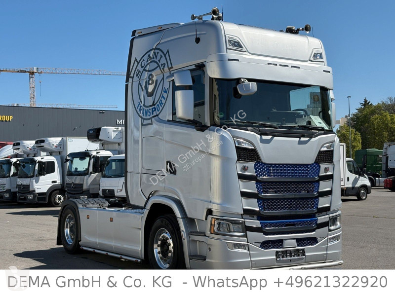 جرار Scania...