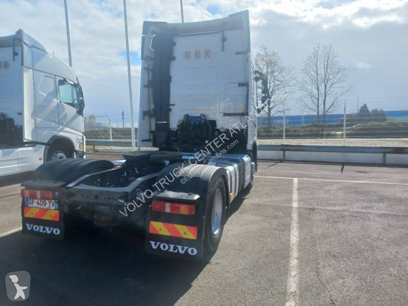 جرار Volvo
