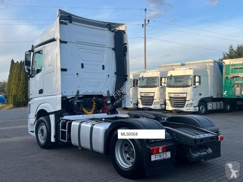 Влекач Mercedes Actros 1845