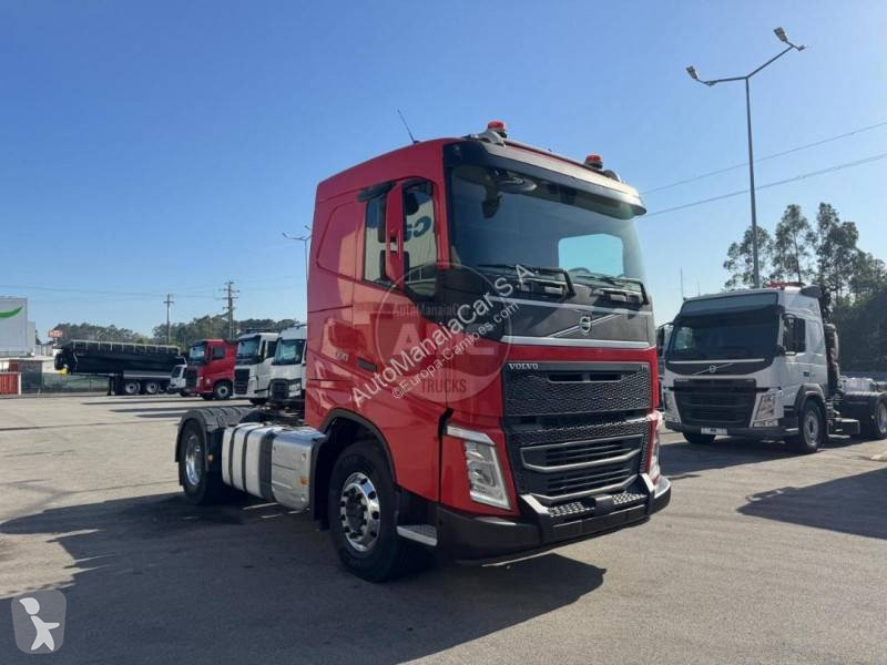 جرار Volvo