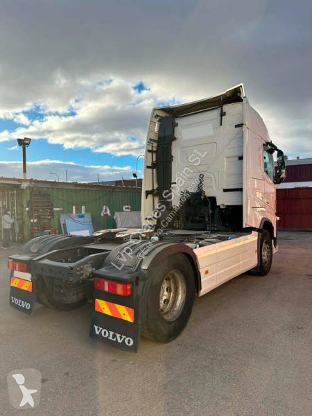 جرار Volvo