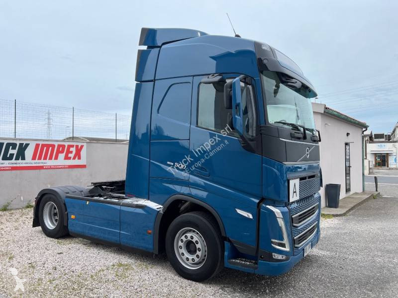 جرار Volvo