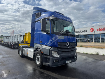 Cabeza tractora Mercedes
