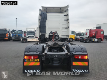 جرار Volvo