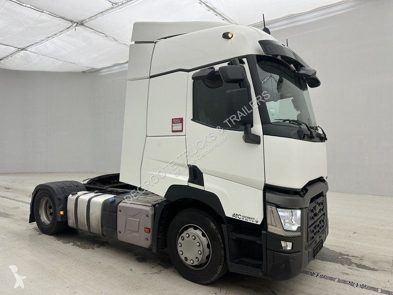 جرار Renault T 440