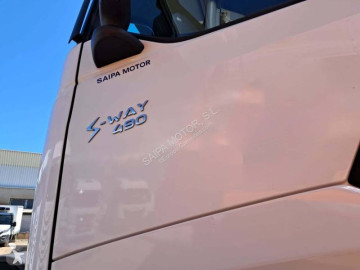 جرار Iveco S-WAY 490