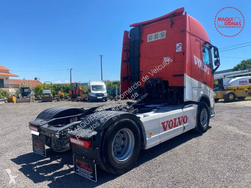 جرار Volvo