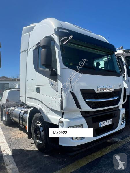 جرار Iveco NP 400