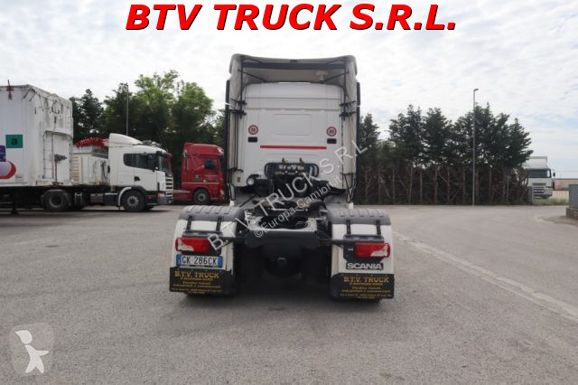 جرار Scania DA