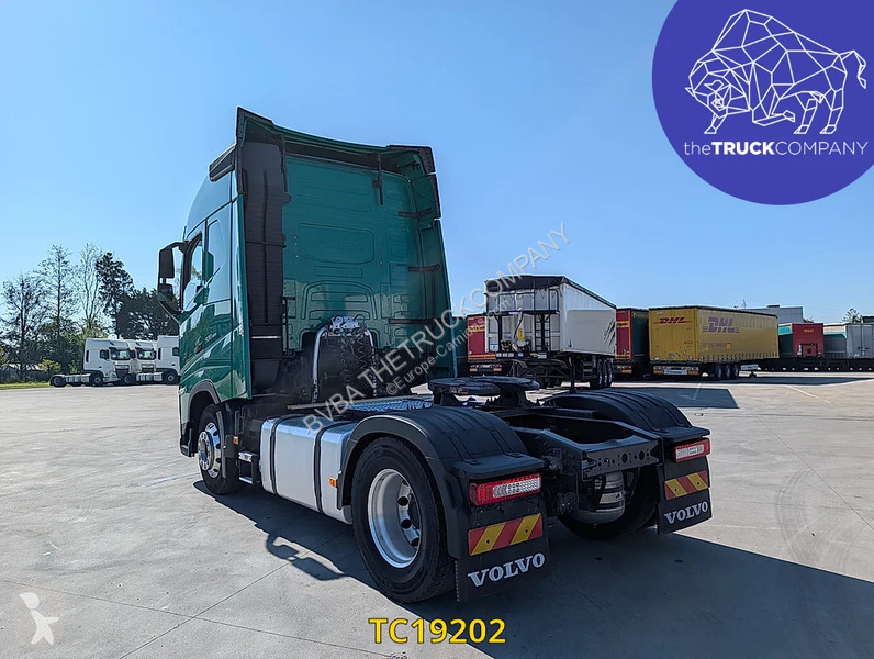 جرار Volvo 500