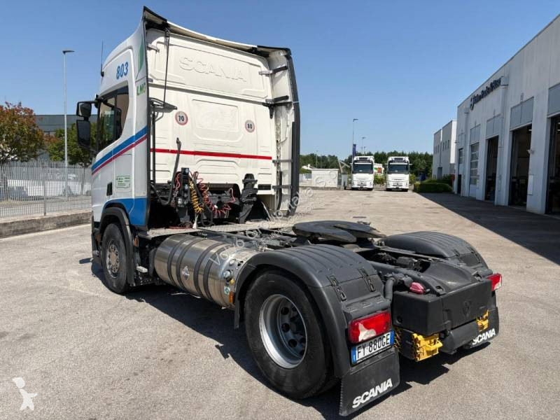 جرار Scania