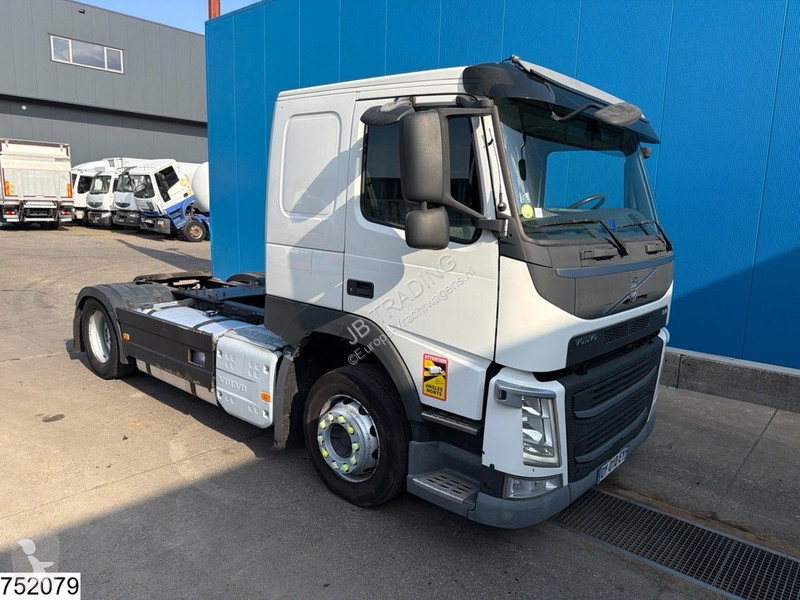 جرار Volvo 460 Euro 6, PTO, air suspension, Lohr
