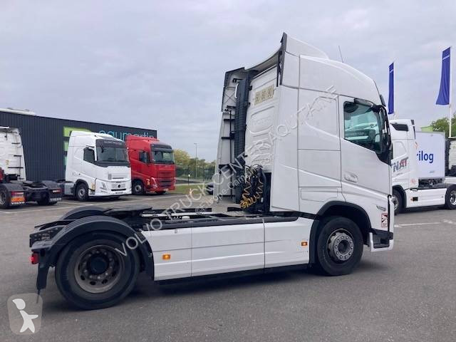 جرار Volvo