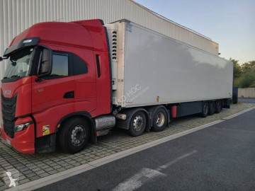 جرار موكب استثنائي Iveco