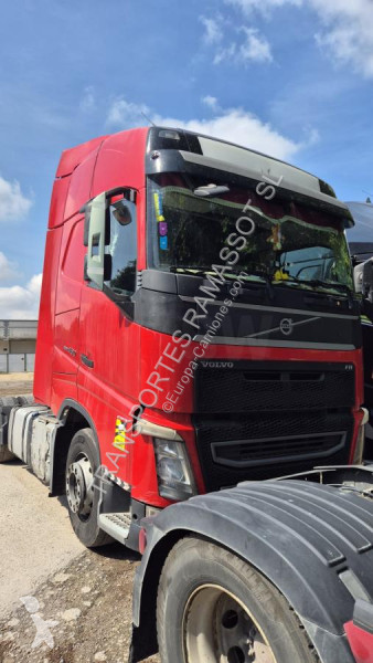 جرار Volvo