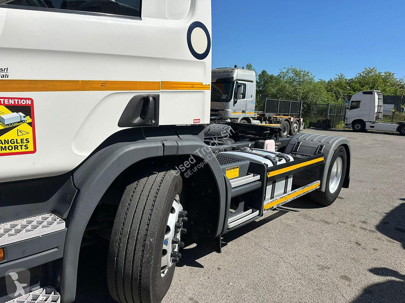 جرار Scania 410